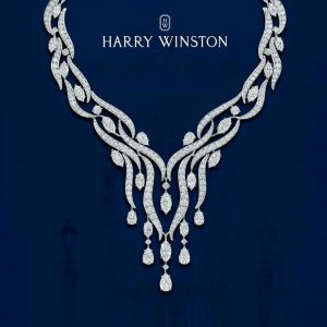 Ювелирный бренд Harry Winston.